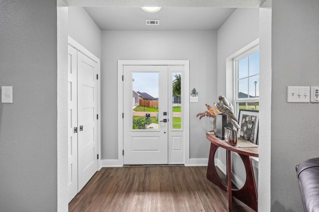 116 E Bexar Street, Mabank, TX 75147