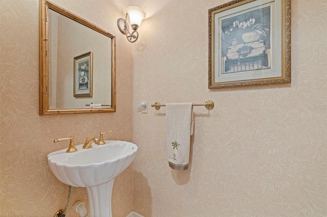 2000 BAYVIEW DRIVE, Tierra Verde, FL 33715