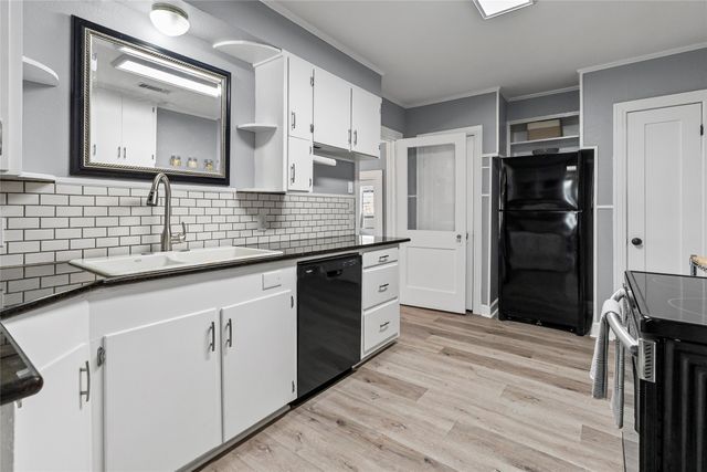 1210 Earl Street, Commerce, TX 75428