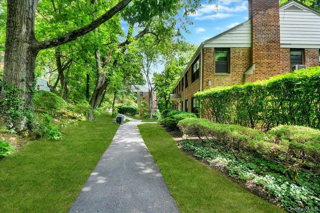 40 Rockledge Road 1A, Hartsdale, NY 10530