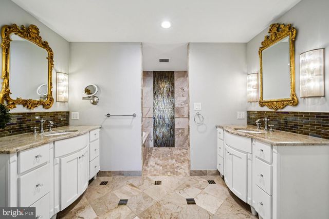 437 WINDROW CLUSTERS DR, Moorestown, NJ 08057