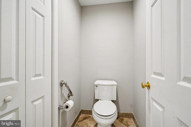 437 WINDROW CLUSTERS DR, Moorestown, NJ 08057