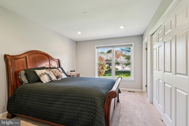 437 WINDROW CLUSTERS DR, Moorestown, NJ 08057