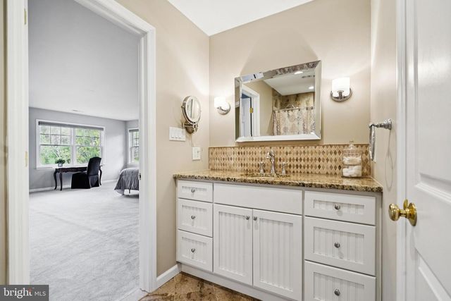 437 WINDROW CLUSTERS DR, Moorestown, NJ 08057