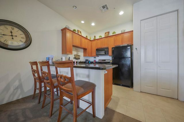 50610 Santa Rosa Plaza 8, La Quinta, CA 92253