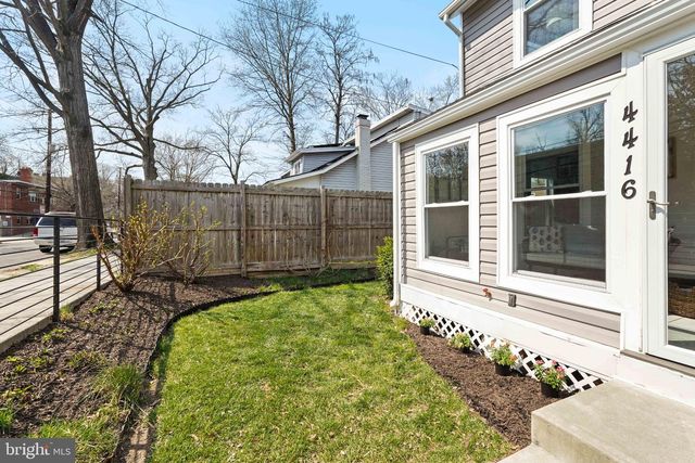 4416 GAULT PL NE, Washington, DC 20019