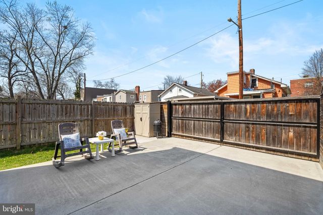 4416 GAULT PL NE, Washington, DC 20019