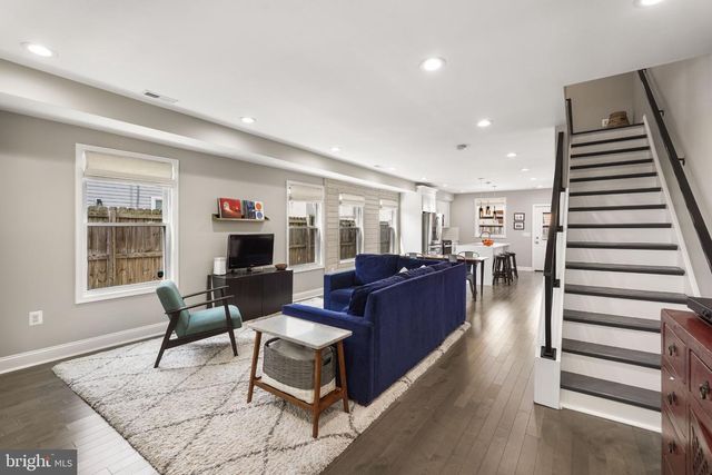 4416 GAULT PL NE, Washington, DC 20019