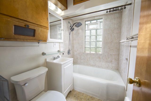 3559 1st PLACE, Milwaukee, WI 53207