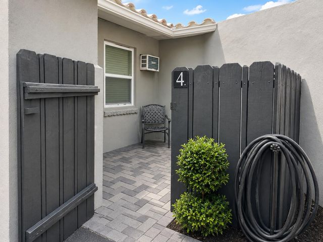 741 NE 16th Avenue 4, Fort Lauderdale, FL 33304