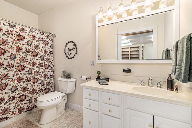5450 W Riverside Drive, Ludington, MI 49431