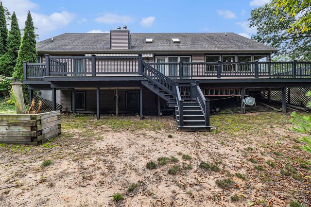 5450 W Riverside Drive, Ludington, MI 49431