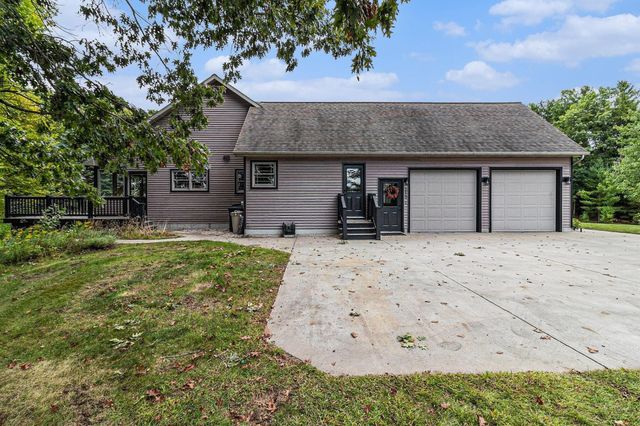 5450 W Riverside Drive, Ludington, MI 49431
