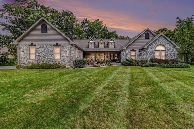 5450 W Riverside Drive, Ludington, MI 49431