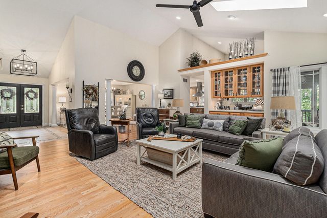 5450 W Riverside Drive, Ludington, MI 49431