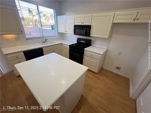 3076 Lapis Beach Drive, Las Vegas, NV 89117