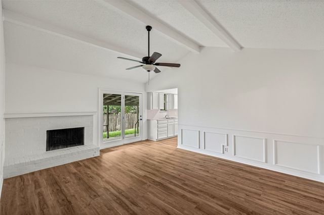 1915 Westover Court, Arlington, TX 76015