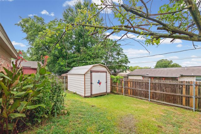 1915 Westover Court, Arlington, TX 76015
