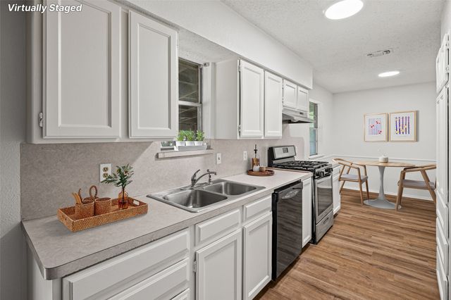 1915 Westover Court, Arlington, TX 76015