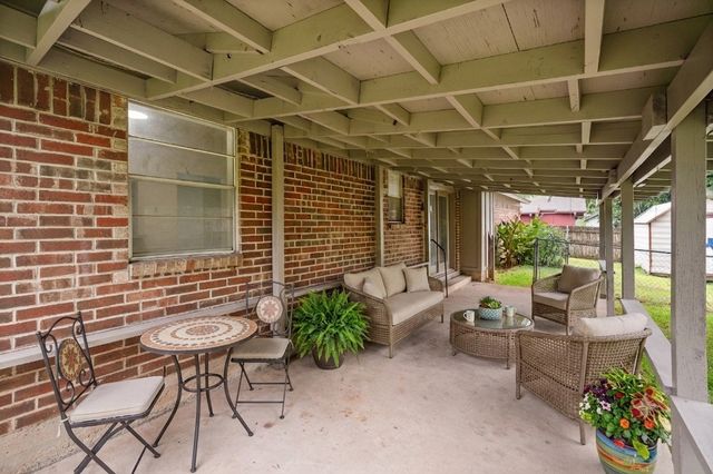 1915 Westover Court, Arlington, TX 76015