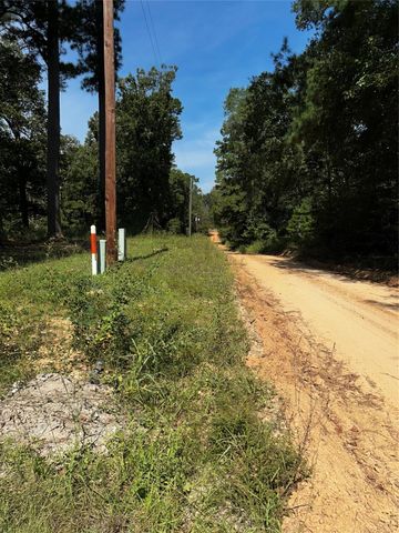 220 Cherokee Trail, Livingston, TX 77351
