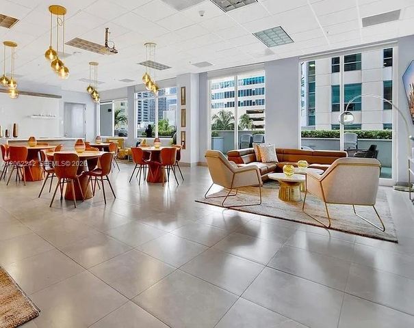 1200 Brickell Bay DR 3110, Miami, FL 33131