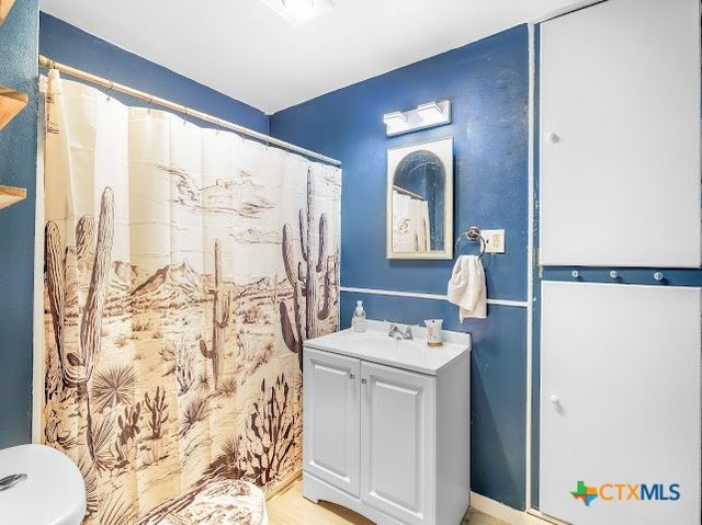 1510 N Avenue, Shiner, TX 77984