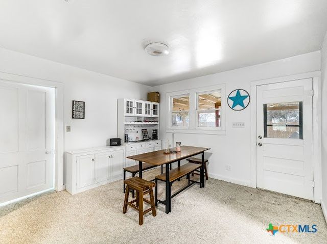 1510 N Avenue, Shiner, TX 77984