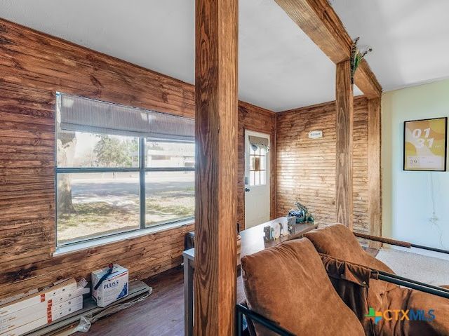 1510 N Avenue, Shiner, TX 77984