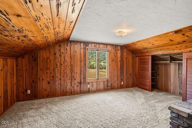 12974 E Evans Creek Road, Rogue River, OR 97537