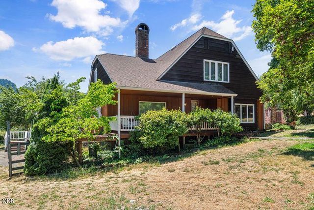 12974 E Evans Creek Road, Rogue River, OR 97537