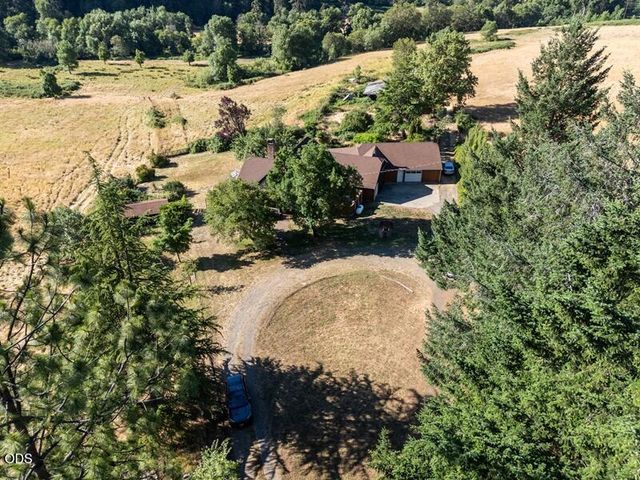 12974 E Evans Creek Road, Rogue River, OR 97537