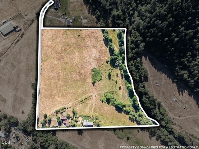 12974 E Evans Creek Road, Rogue River, OR 97537