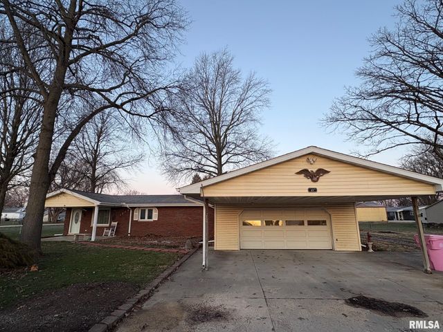 1219 S Boch Street, Taylorville, IL 62568