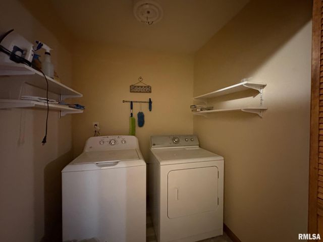 1219 S Boch Street, Taylorville, IL 62568