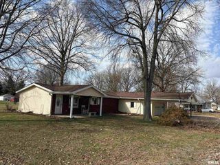 1219 S Boch Street, Taylorville, IL 62568