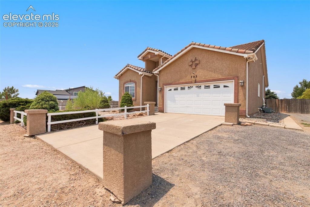 703 N Canvas Drive, Pueblo West, CO 81007 — exterior