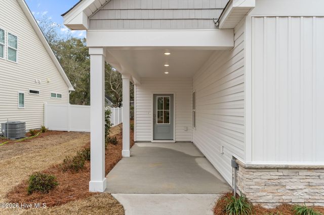 700 Fifty Lakes Drive, Southport, NC 28461