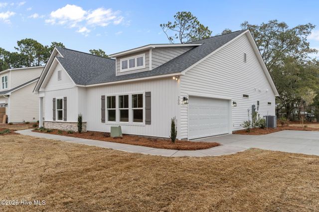 700 Fifty Lakes Drive, Southport, NC 28461