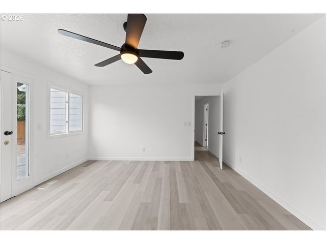 6725 Se MABEL Ave, Milwaukie, OR 97267