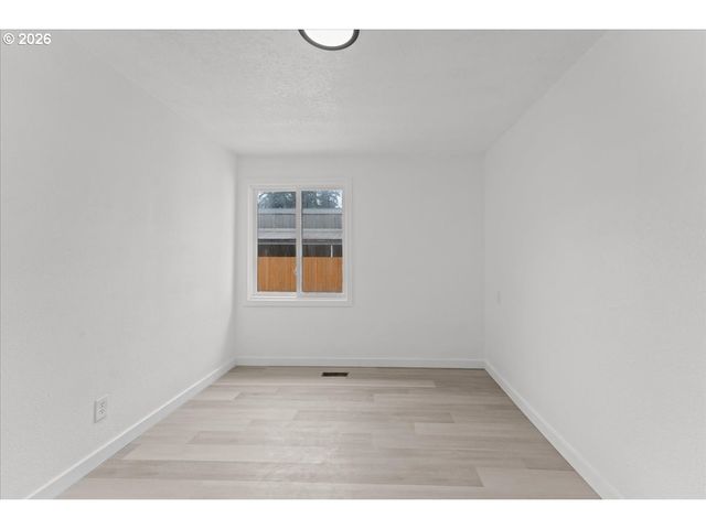 6725 Se MABEL Ave, Milwaukie, OR 97267