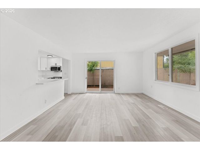 6725 Se MABEL Ave, Milwaukie, OR 97267