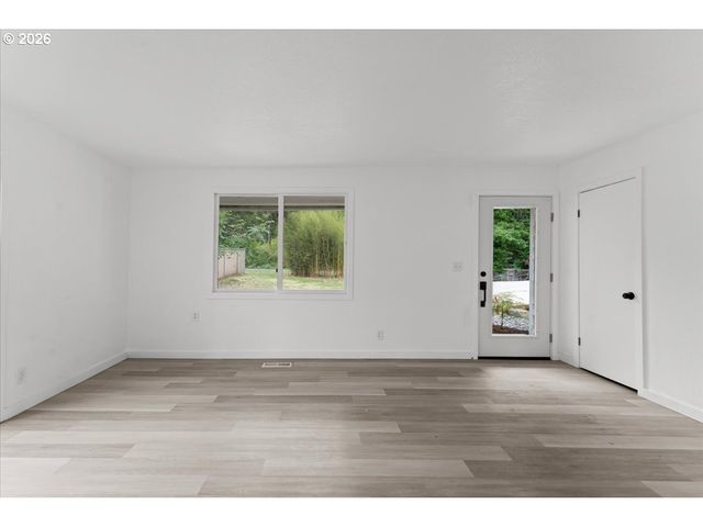 6725 Se MABEL Ave, Milwaukie, OR 97267