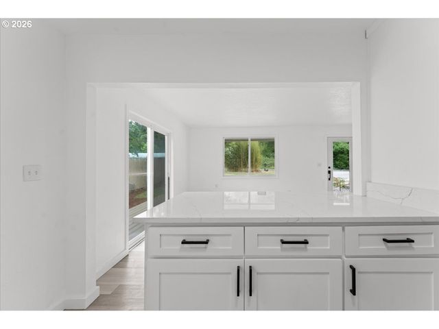 6725 Se MABEL Ave, Milwaukie, OR 97267