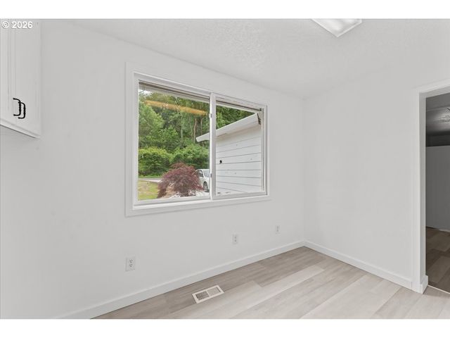 6725 Se MABEL Ave, Milwaukie, OR 97267