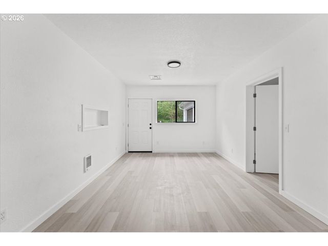 6725 Se MABEL Ave, Milwaukie, OR 97267