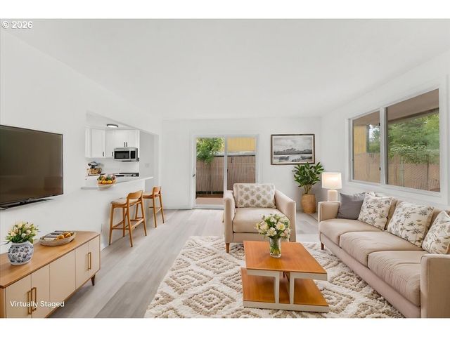 6725 Se MABEL Ave, Milwaukie, OR 97267