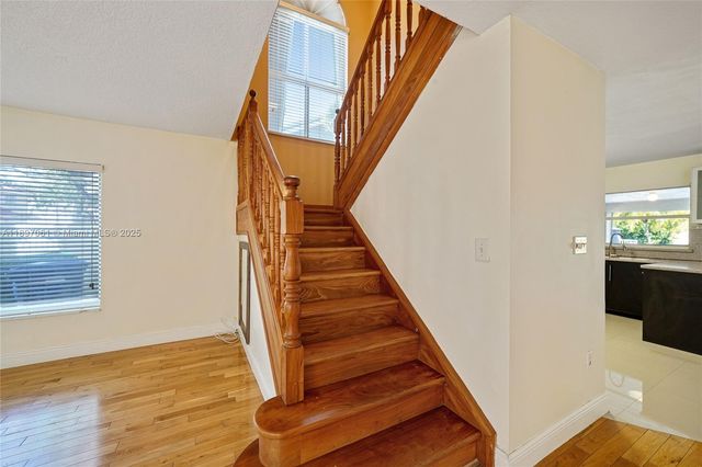 8881 NW 189th Ter, Hialeah, FL 33018