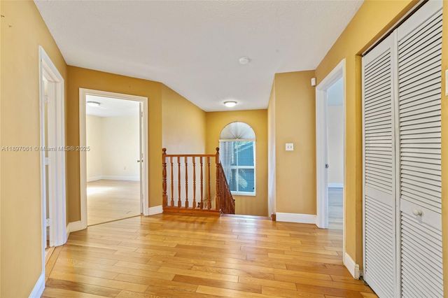 8881 NW 189th Ter, Hialeah, FL 33018