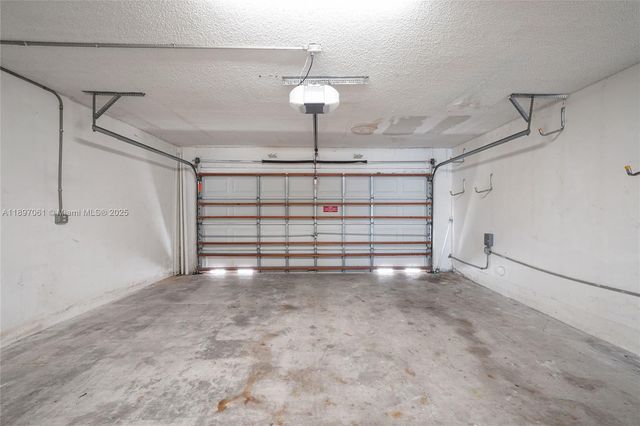 8881 NW 189th Ter, Hialeah, FL 33018